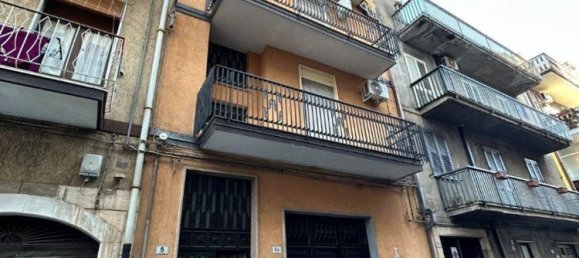 6 rooms House in Paternò, Italy No. 259728 6
