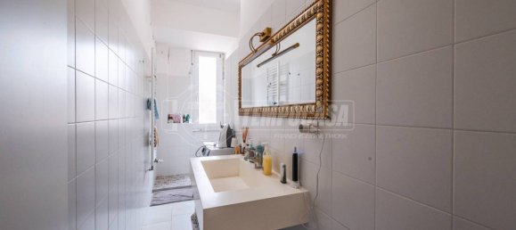 1 bedroom Apartment in Milan, Italy No. 331546 5