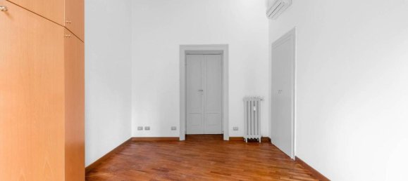 5 rooms Apartment in Milan, Italy No. 242735 22