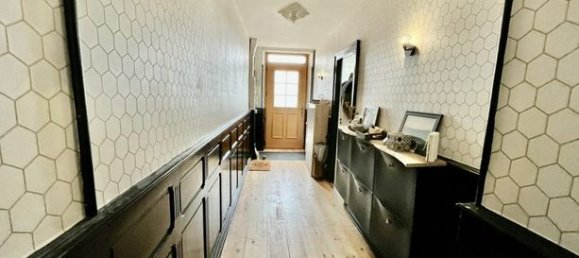 4 bedrooms House in Roquefort, France No. 285699 8