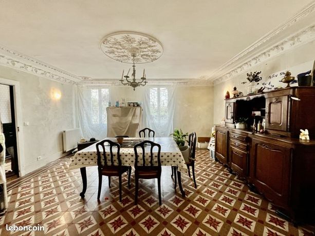 4 bedrooms House in Roquefort, France No. 285699