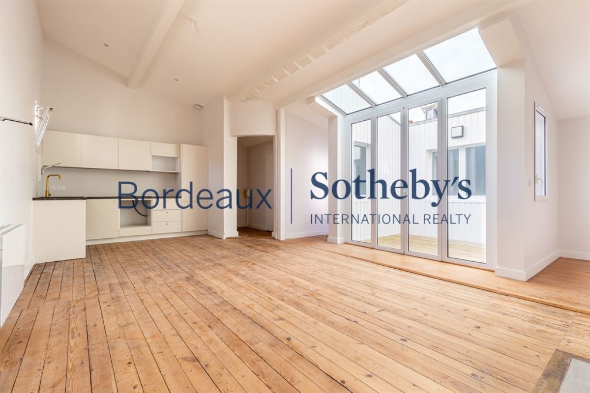 2 bedrooms Apartment in Bordeaux, France No. 344205