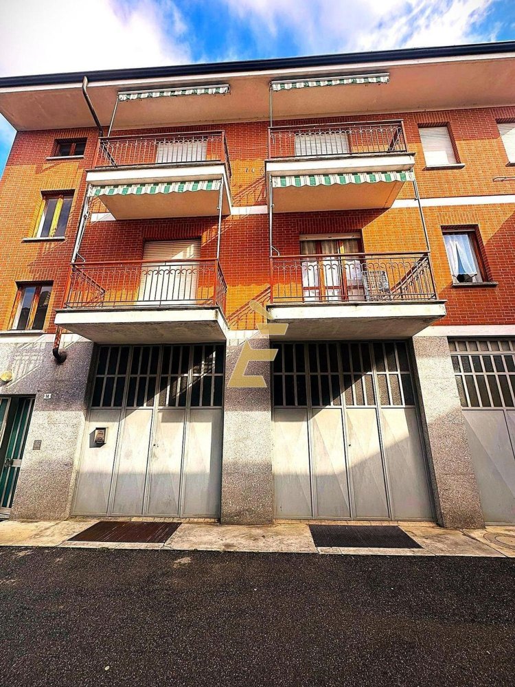 5-Zimmer Wohnung in San Damiano d'Asti, Italy, Nr. 124175