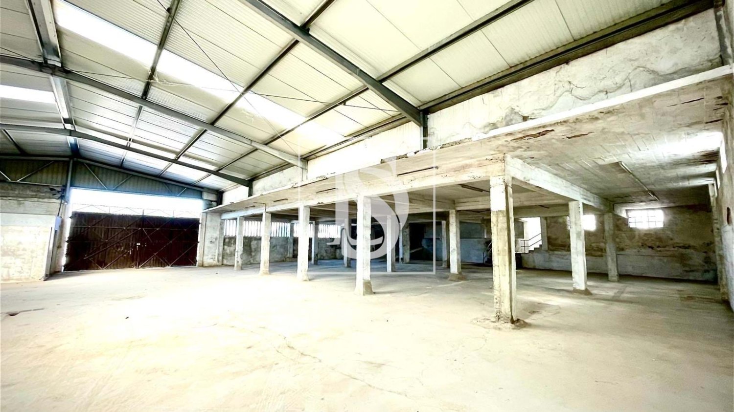 1018m² Warehouse in Ferreira do Zezere, Portugal No. 275729