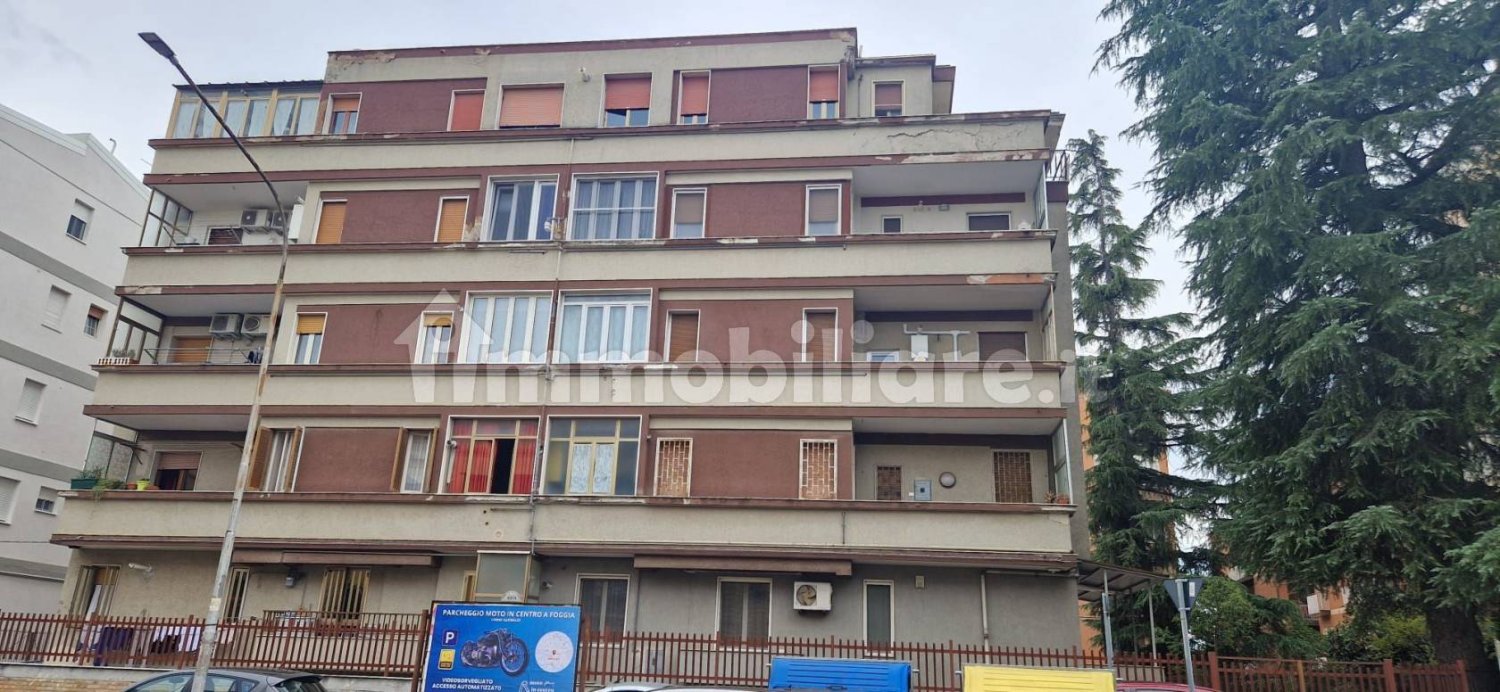 3 bedrooms Apartment in Foggia, Italy No. 355575