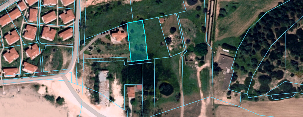 940m² Land in Polygyros, Greece No. 99869