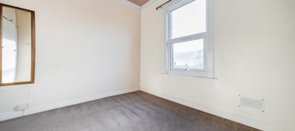 1 bedroom Apartment in London, United Kingdom No. 7791 11