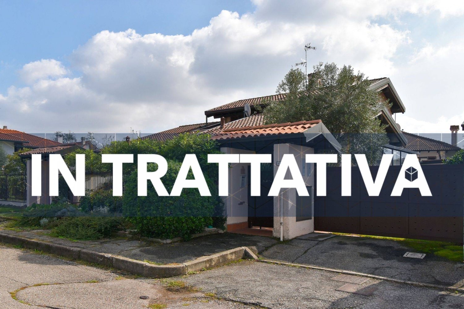 4-salle Villa à Parabiago, Italy No. 34416