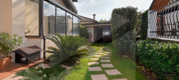 4-salle Villa à Parabiago, Italy No. 34416 2