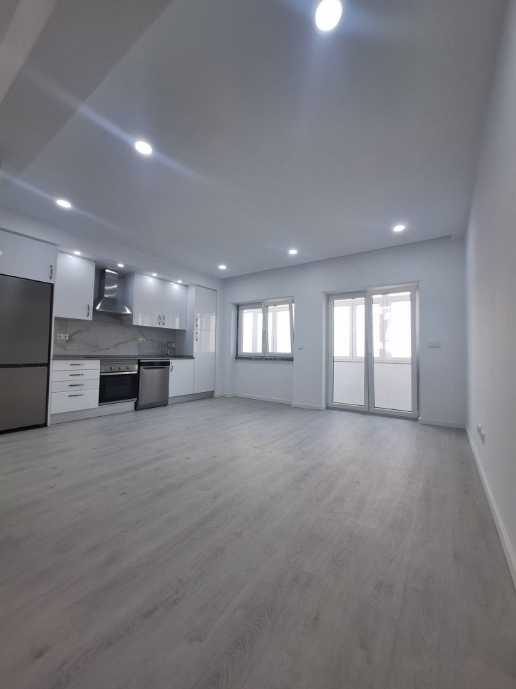 2 bedrooms Apartment in Almada, Portugal No. 329019