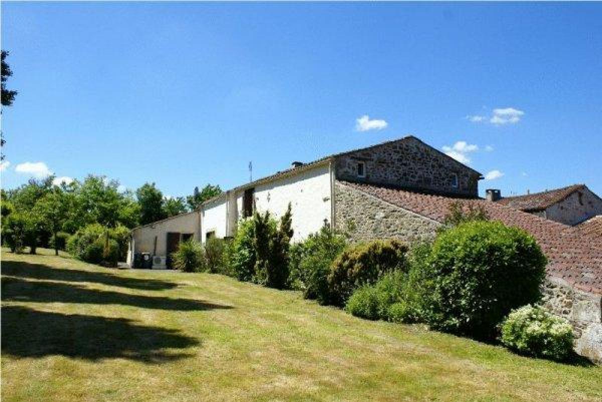 Casa T8 em Mervent, France N.º 2103