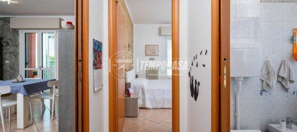 2 Schlafzimmer Wohnung in Reggio Emilia, Italy, Nr. 301396 4