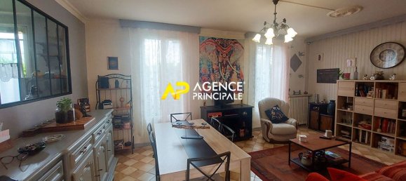 Casa de 3 dormitorios en Bezons, France No. 177982 3