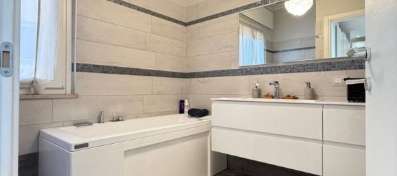 5 bedrooms Apartment in Mantua, Italy No. 370590 25