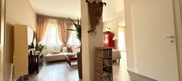 5 bedrooms Apartment in Mantua, Italy No. 370590 7