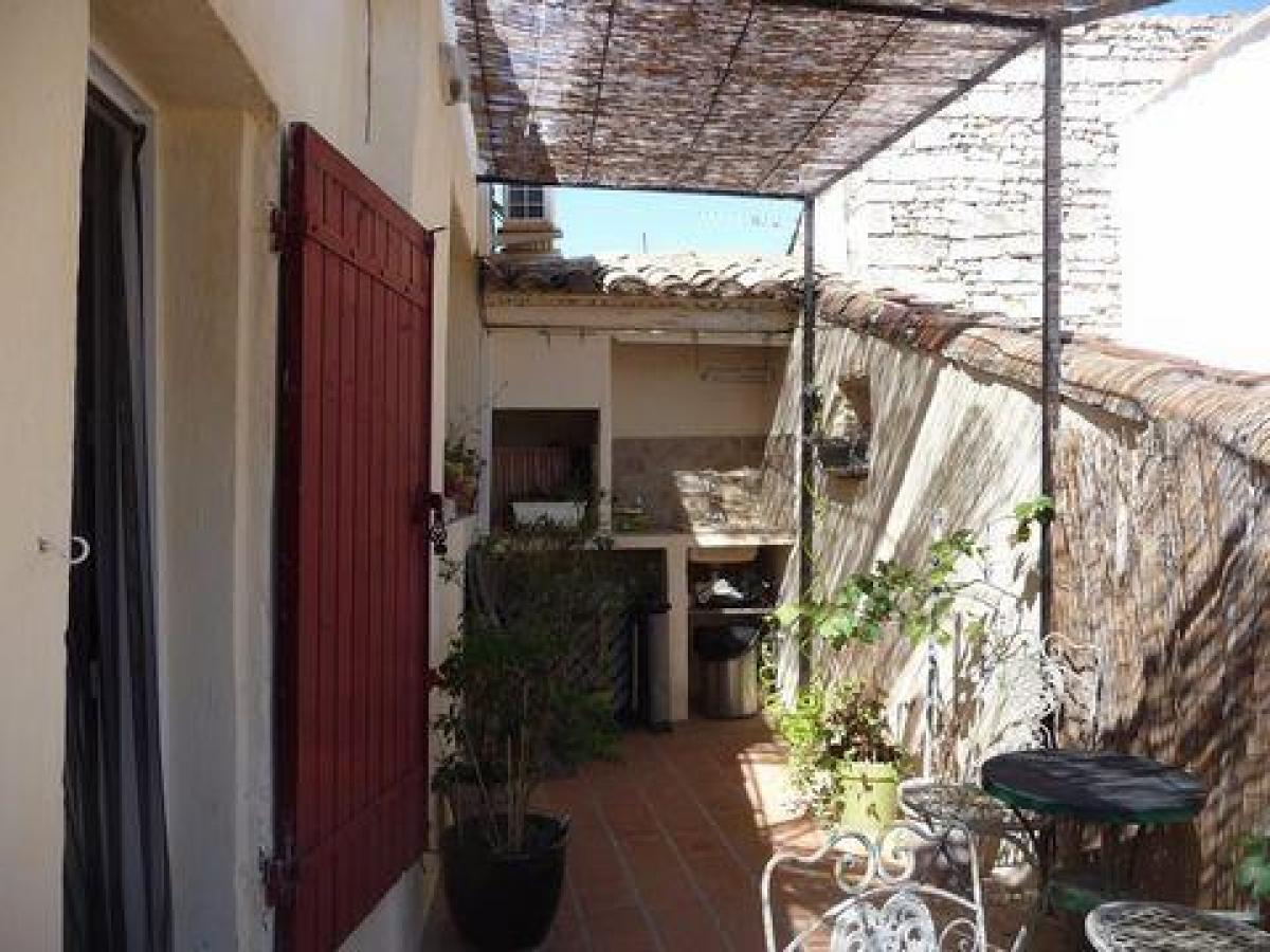 3 bedrooms House in Arles, France No. 12013