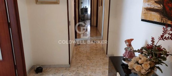5 bedrooms Apartment in Taranto, Italy No. 164310 2