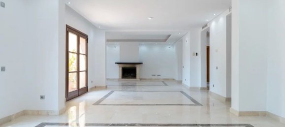 6 bedrooms Villa in Marbella, Spain No. 166180 15