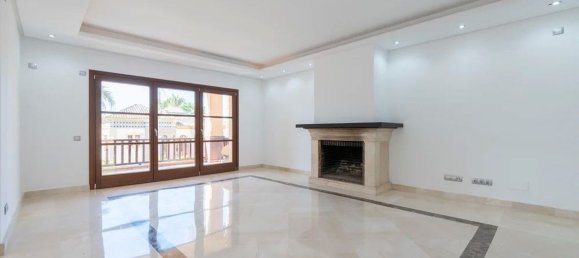 6 bedrooms Villa in Marbella, Spain No. 166180 9