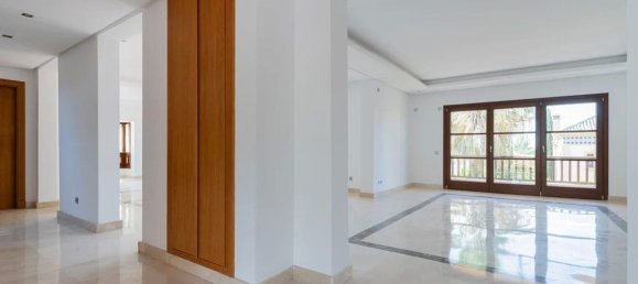 6 bedrooms Villa in Marbella, Spain No. 166180 12