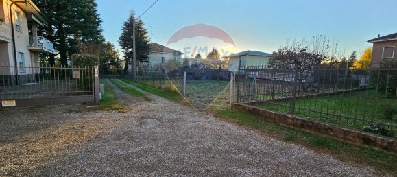 1-salle Terrain à Lonate Pozzolo, Italy No. 153721 16