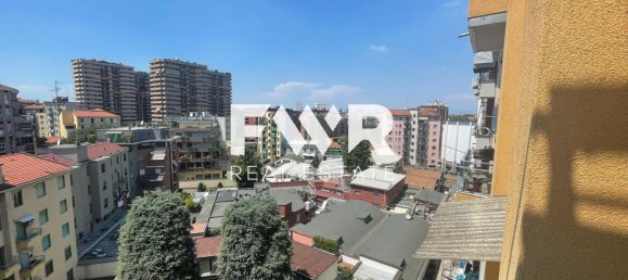 3 bedrooms Apartment in Milan, Italy No. 364194 3