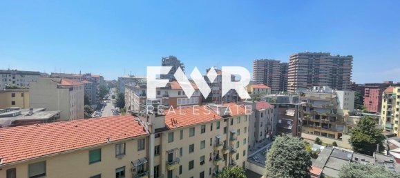 3 bedrooms Apartment in Milan, Italy No. 364194 10