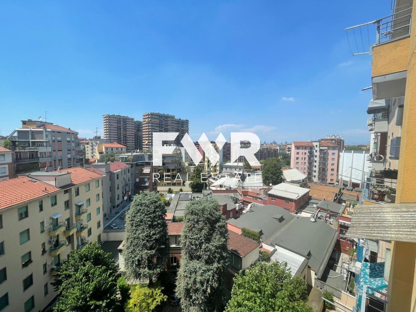 3 bedrooms Apartment in Milan, Italy No. 364194