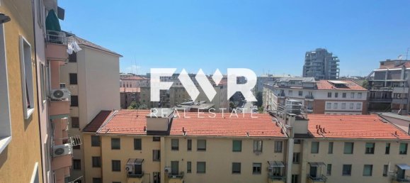 3 bedrooms Apartment in Milan, Italy No. 364194 2