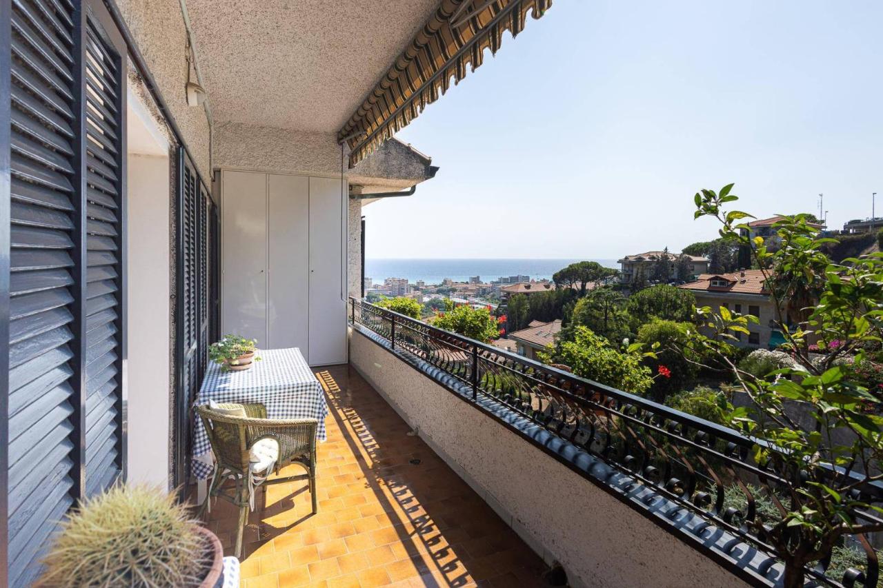 3 rooms Apartment in Bordighera, Italy No. 158078