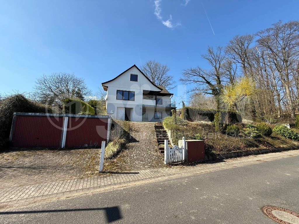 5 rooms House in Aschaffenburg, Germany No. 148087