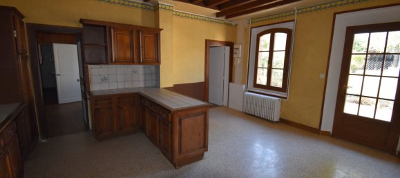 Casa de 5 dormitorios en Illiers-Combray, France No. 99525 3