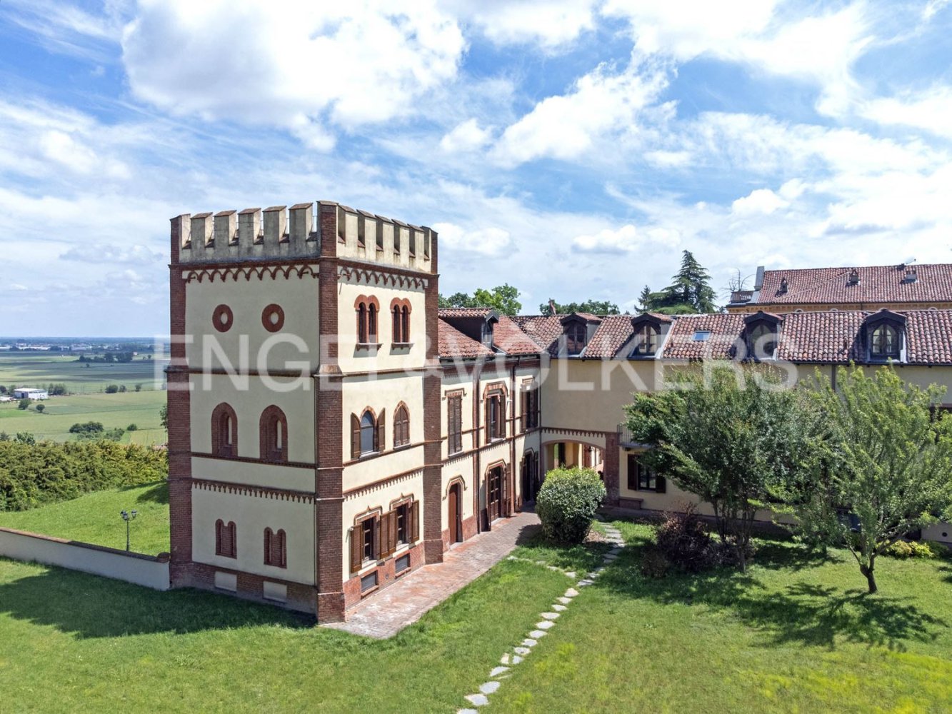 6 rooms Apartment in Casale Monferrato, Italy No. 125897
