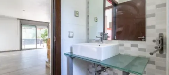 3 Schlafzimmer Haus in Barcelona, Spain, Nr. 182578 8