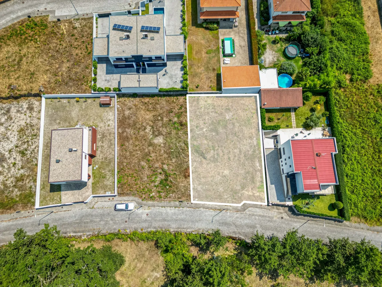  Land in Pedralva, Portugal No. 246180