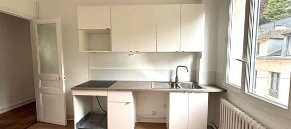 2 bedrooms Apartment in Sevres, France No. 186212 2