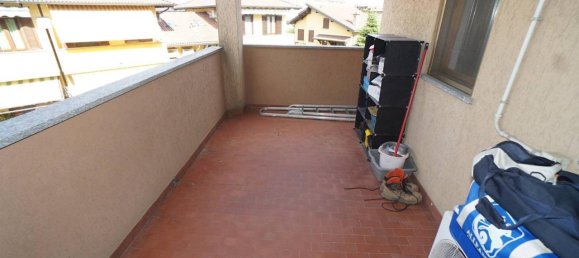 2-salle Appartement à Cassolnovo, Italy No. 65221 3