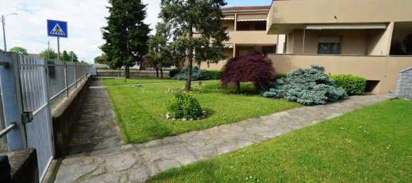 2-salle Appartement à Cassolnovo, Italy No. 65221 2