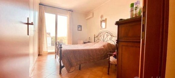 4 rooms Apartment in Catania, Italy No. 277093 3