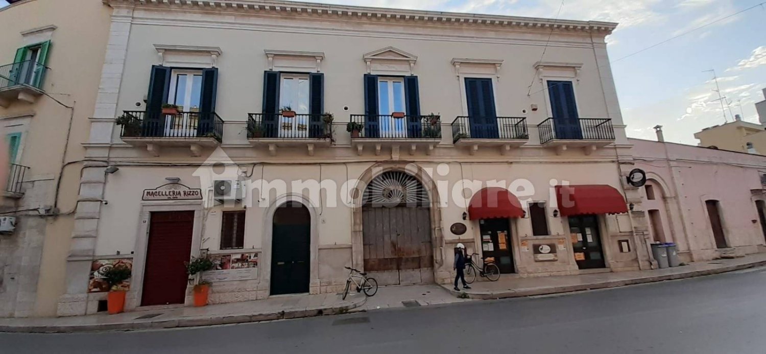 190m² Garage in Giovinazzo, Italy No. 273911