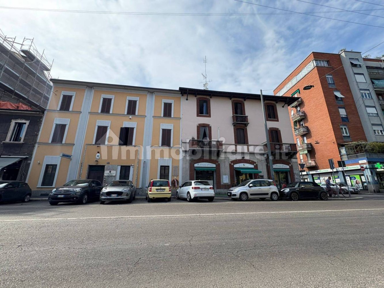 750m² Building in Milan, Italy No. 271168