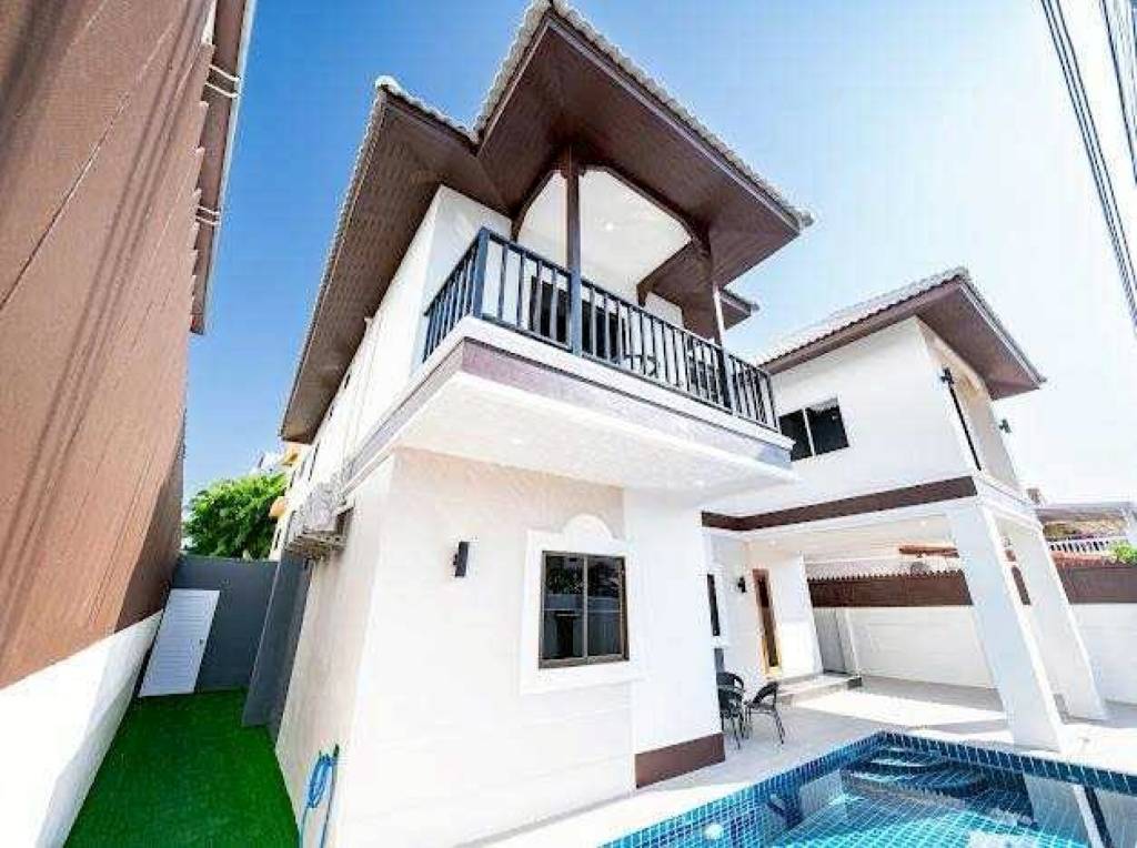 Вилла с 6 спальнями в Паттайя, Таиланд № 73286