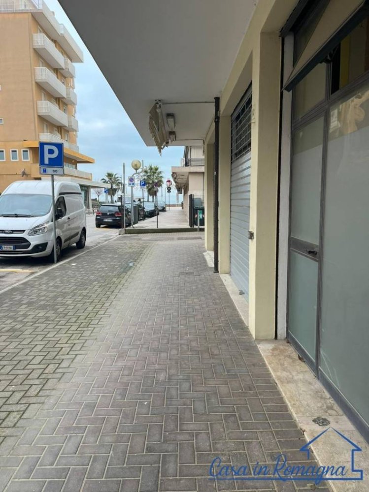 2 rooms Commercial property in Rimini, Italy No. 302206