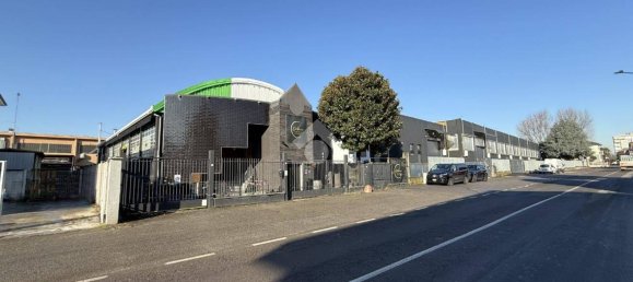 3 rooms Warehouse in Senago, Italy No. 380572 4