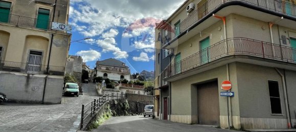 4 bedrooms Apartment in Francavilla di Sicilia, Italy No. 320571 2