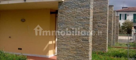 2 bedrooms House in Carrara, Italy No. 48096 3