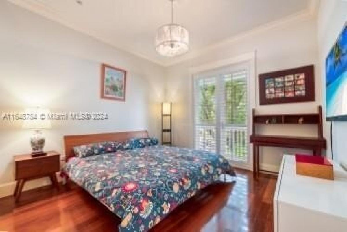 5 bedrooms House in Miami, USA No. 295511