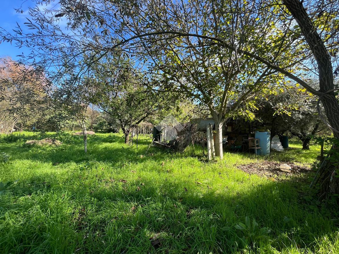 Terreno em Monterotondo, Italy 1600 m² N.º 166675