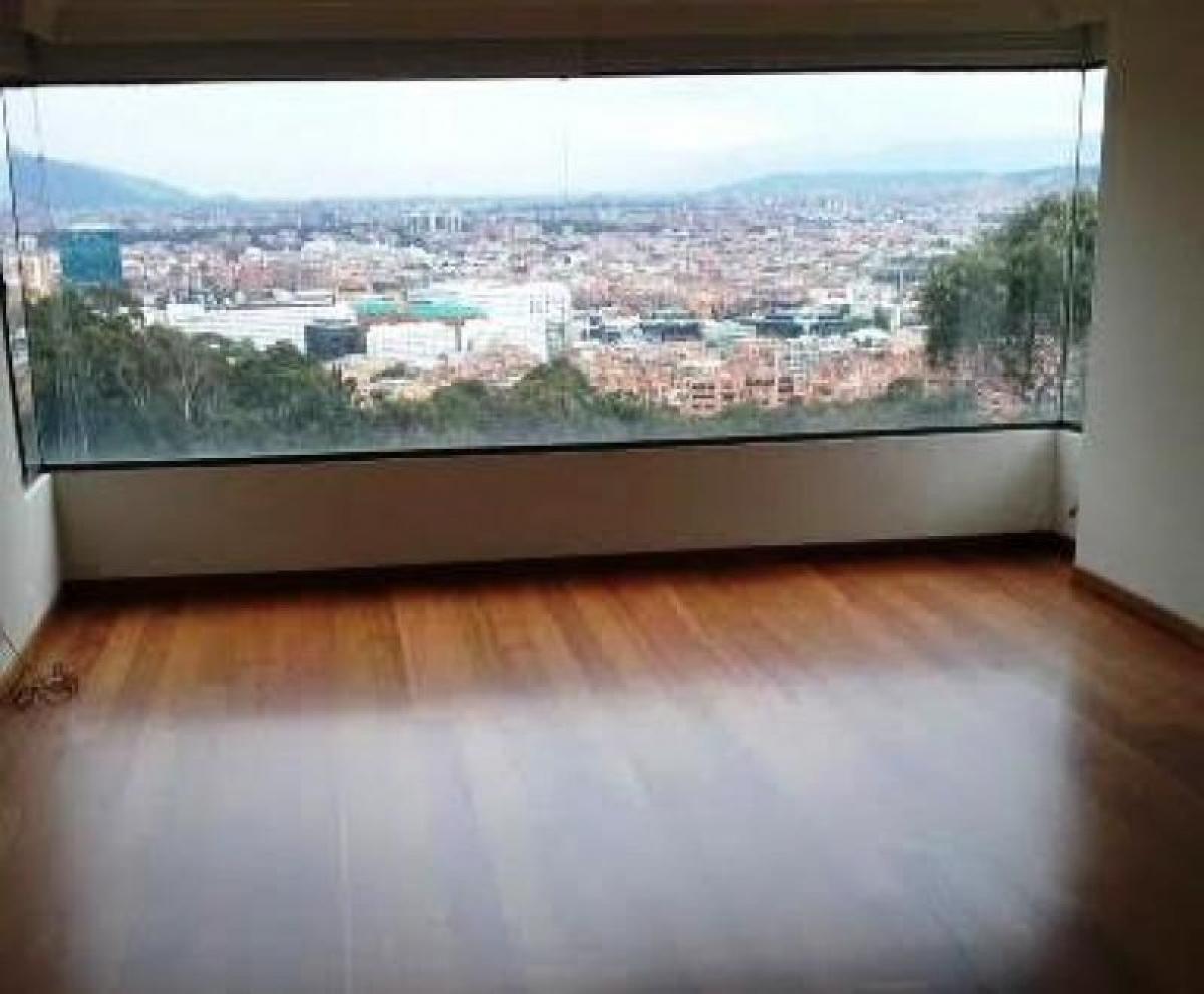 3 bedrooms House in Bogota, Colombia No. 10075