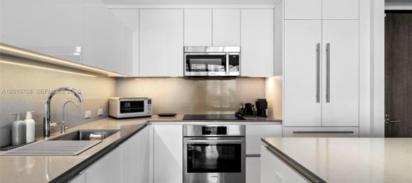2 chambres propriété commerciale à louer à Miami, Miami-Dade, Florida, USA № 614893 8